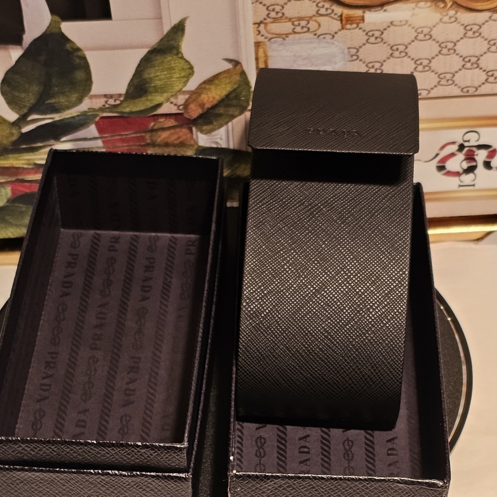 Prada Silver and Black Sunglasses Hard Case & Box Sleek Accessories - Picture 6 of 13
